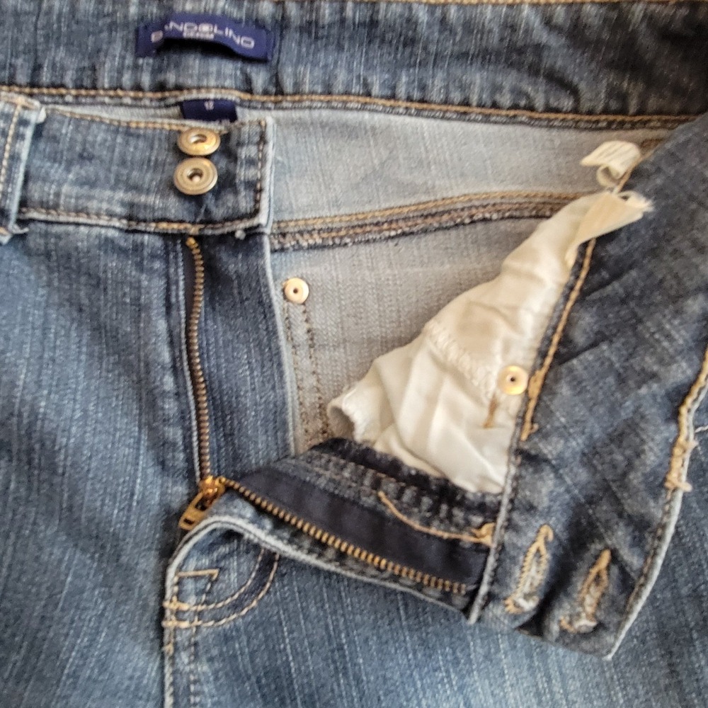 Bandolino Classic Blue Denim Jeans With Embelished Back Pockets - Picture 10 of 14